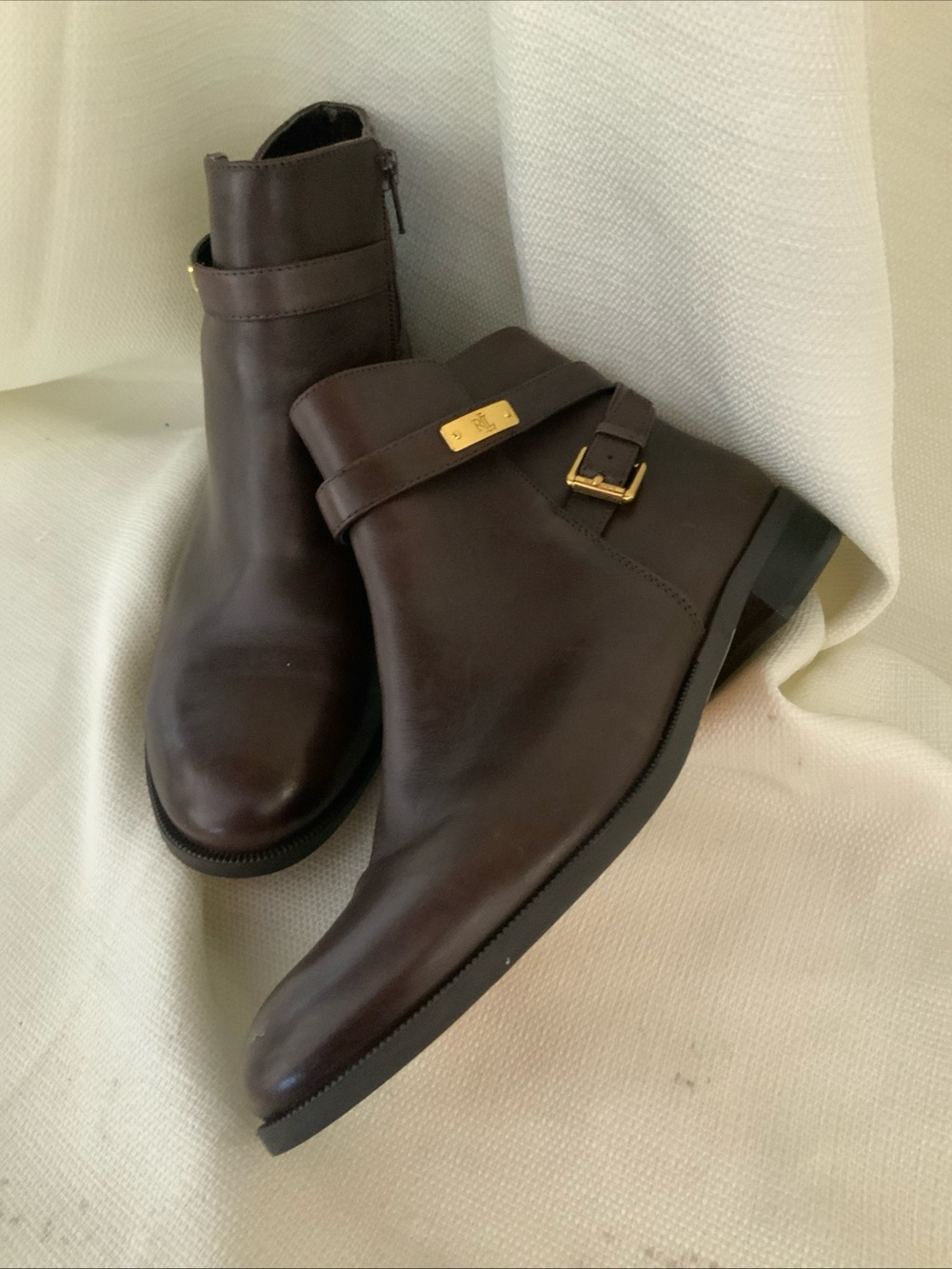 Ralph Lauren brown leather  Borgia ankle boots. Zipper buckle closure. Sz. 8.5B.